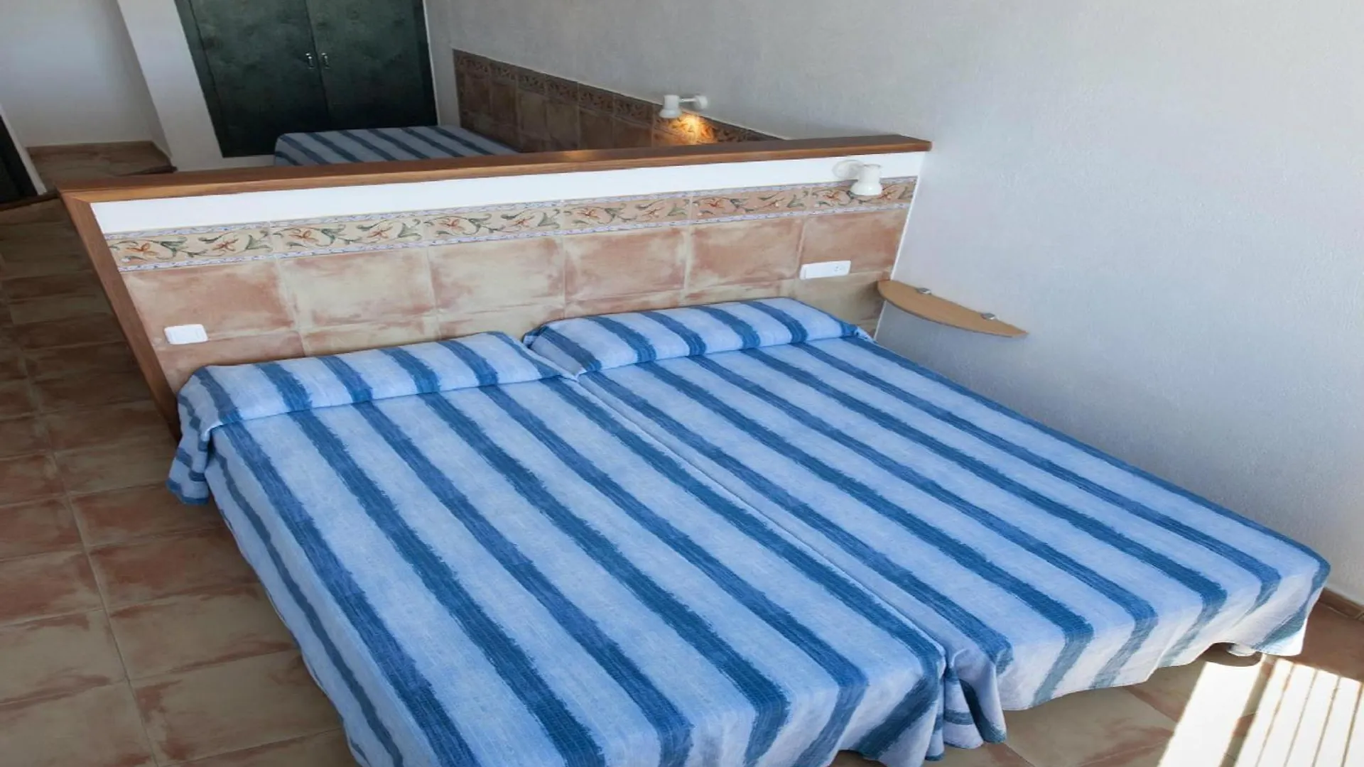 Apartaments El Berganti En Canyelles Petites Roses 0*,